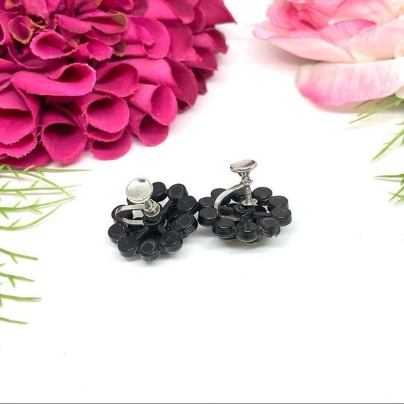 VINTAGE⚜️Clustered Crystal Black Clip Earrings - Picture 6 of 7